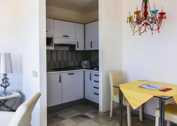R2 Maryvent Beach Apartments